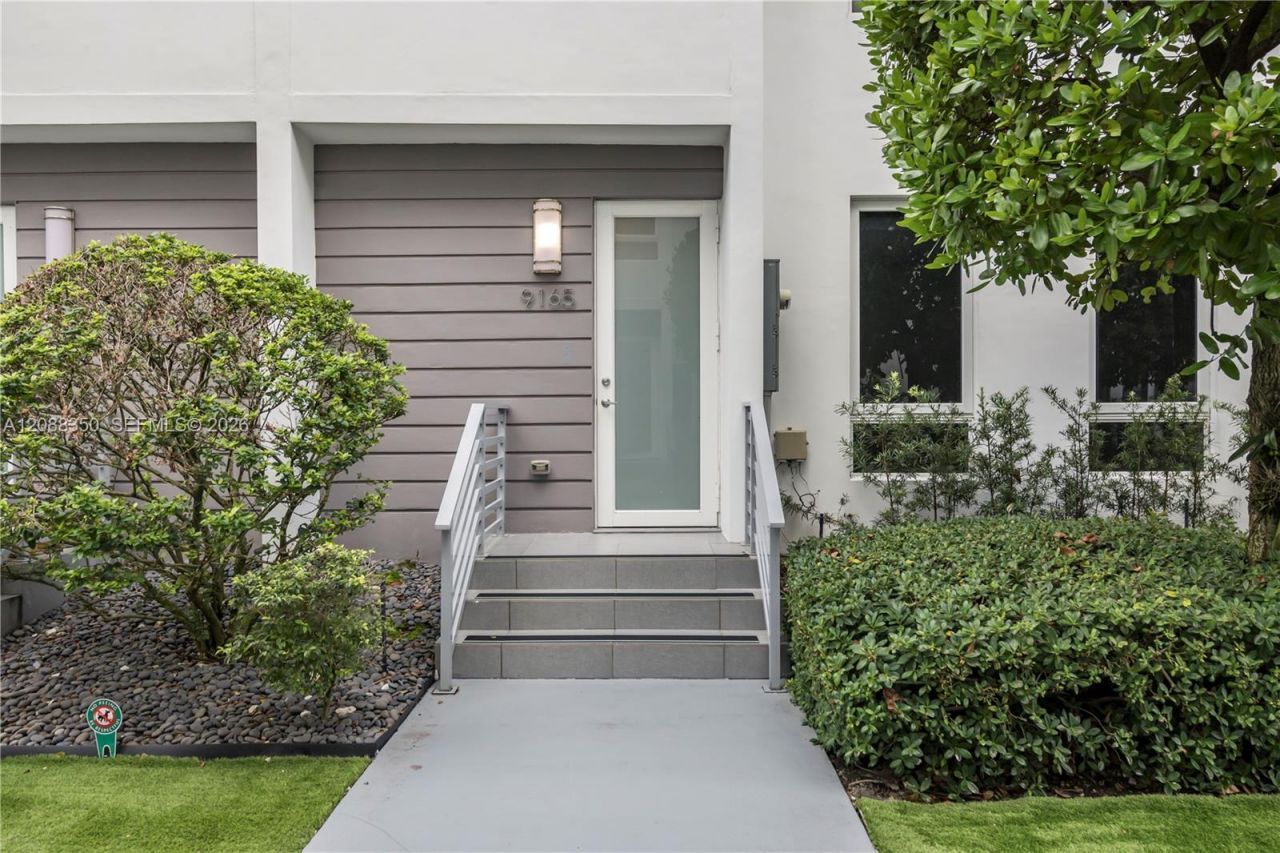 9165 NW 33rd St, Unit 9165, Doral, FL 33172 Photo