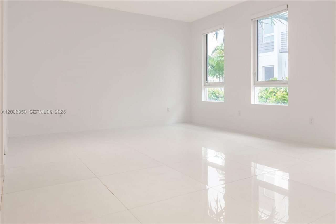 9165 NW 33rd St, Unit 9165, Doral, FL 33172 Photo