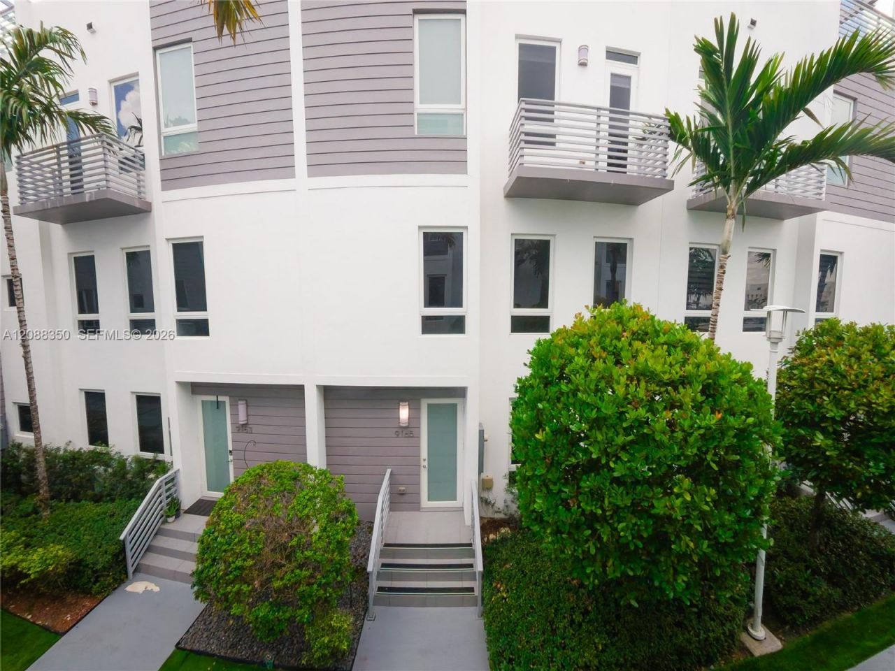 9165 NW 33rd St, Unit 9165, Doral, FL 33172 Photo