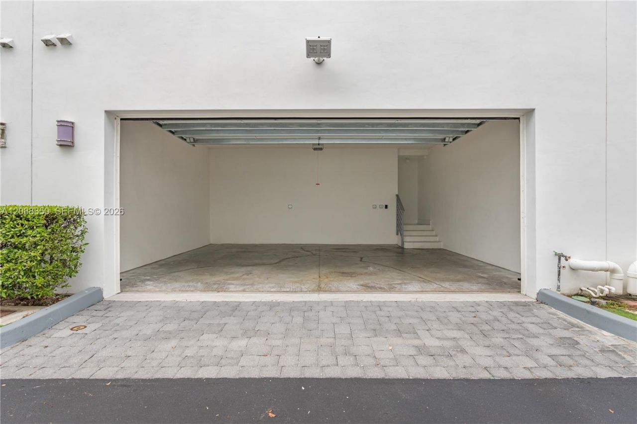 9165 NW 33rd St, Unit 9165, Doral, FL 33172 Photo