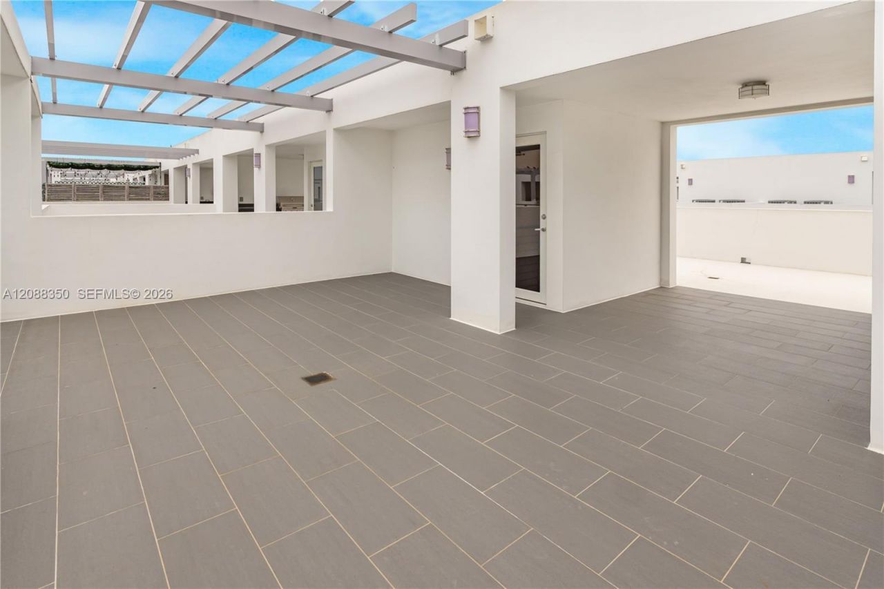 9165 NW 33rd St, Unit 9165, Doral, FL 33172 Photo