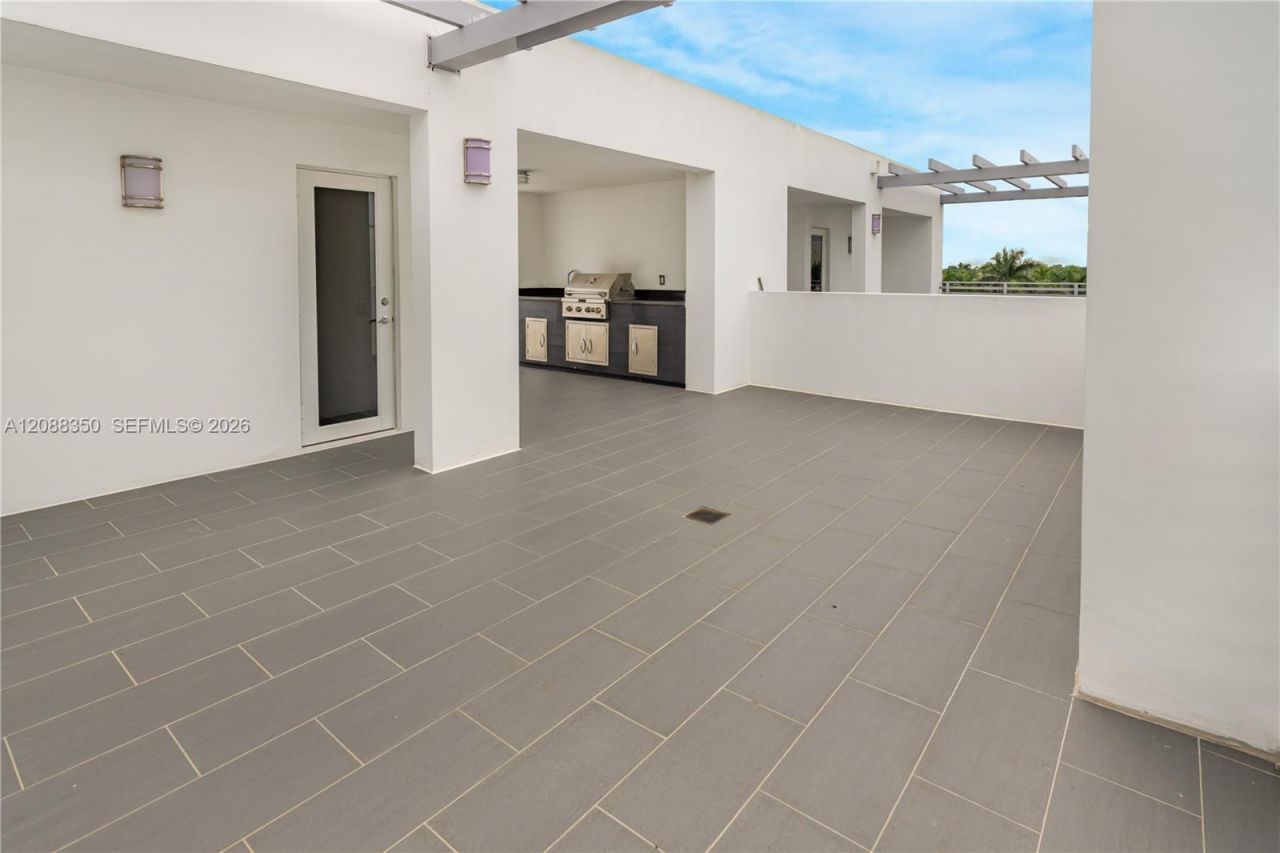 9165 NW 33rd St, Unit 9165, Doral, FL 33172 Photo