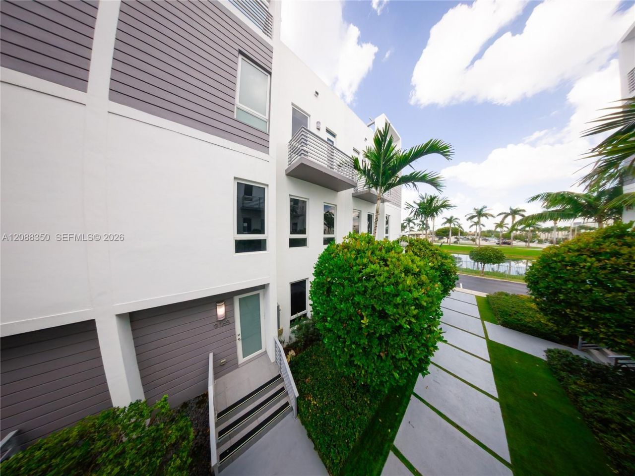 9165 NW 33rd St, Unit 9165, Doral, FL 33172 Photo