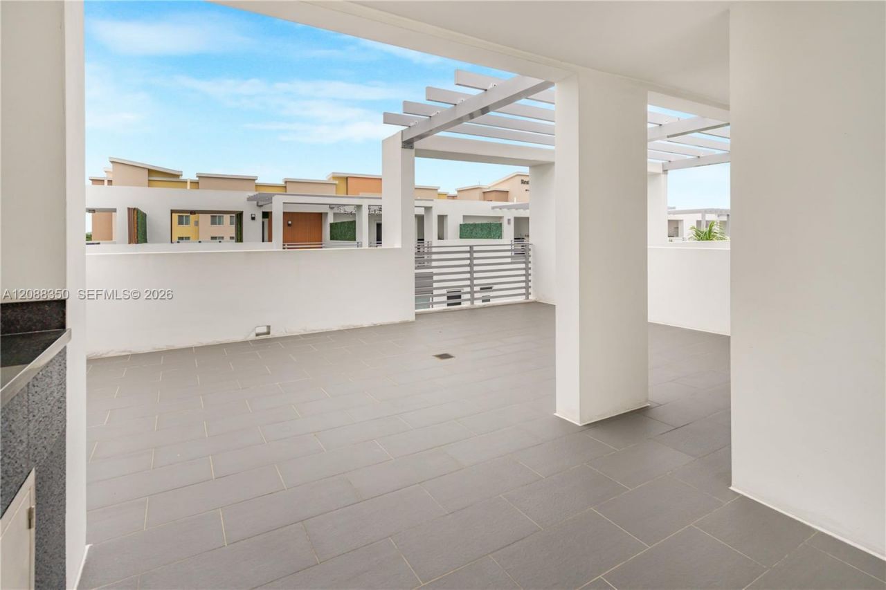 9165 NW 33rd St, Unit 9165, Doral, FL 33172 Photo