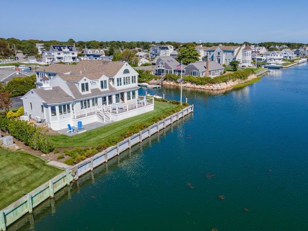 18 Wendy Way, West Dennis, MA 02670
