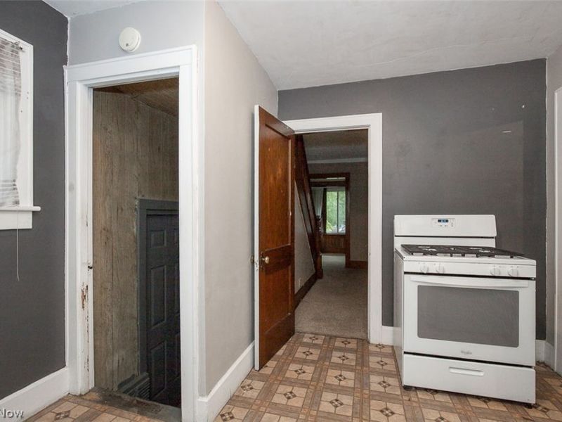 1245 Forbes Avenue, Akron, OH 44306 Photo 9