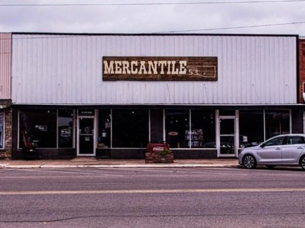 211 Oak Avenue , Comanche, OK 73529