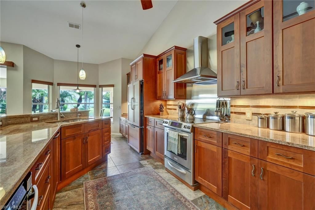 1982 E Crown Pointe Blvd, Naples, FL 34112 Photo