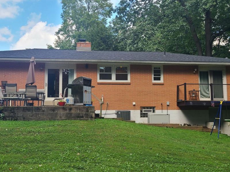 29 Brentwood Drive NE, Newark, OH 43055 Photo 3