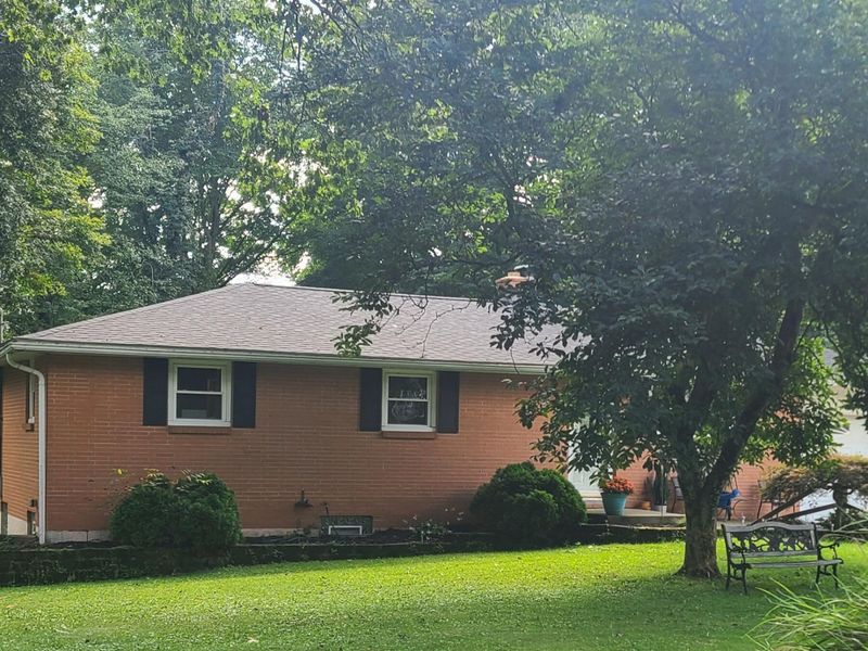 29 Brentwood Drive NE, Newark, OH 43055 Photo 4