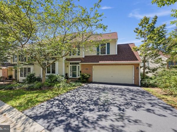 200 HILLSBORO MILLS LANE, WALLINGFORD, PA 19086