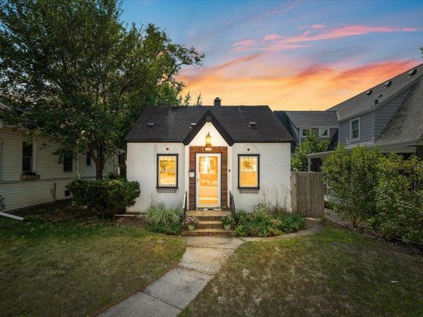 1284 Juno Avenue , Saint Paul, MN 55116