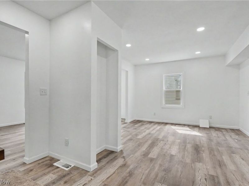 964 E 143rd Street, Cleveland, OH 44110 Photo 7