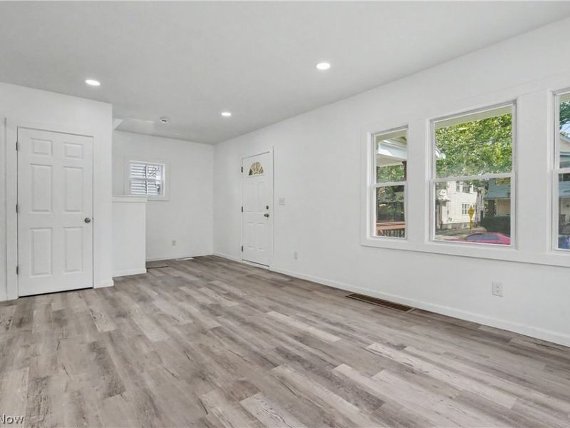964 E 143rd Street, Cleveland, OH 44110 Photo 8