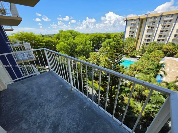 4550 NW 9th St , Unit 605E, Miami, FL 33126