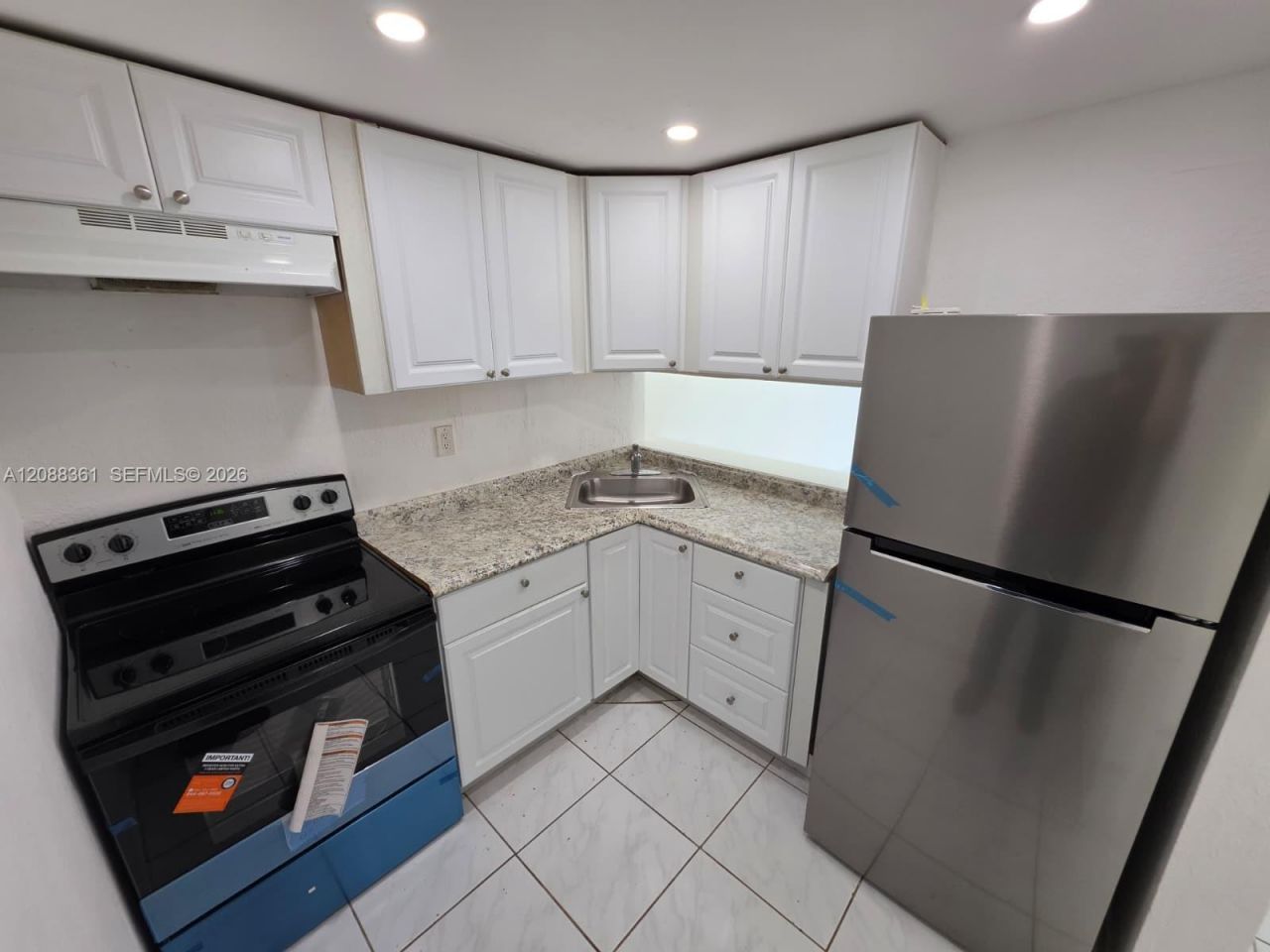 4550 NW 9th St, Unit 605E, Miami, FL 33126 Photo
