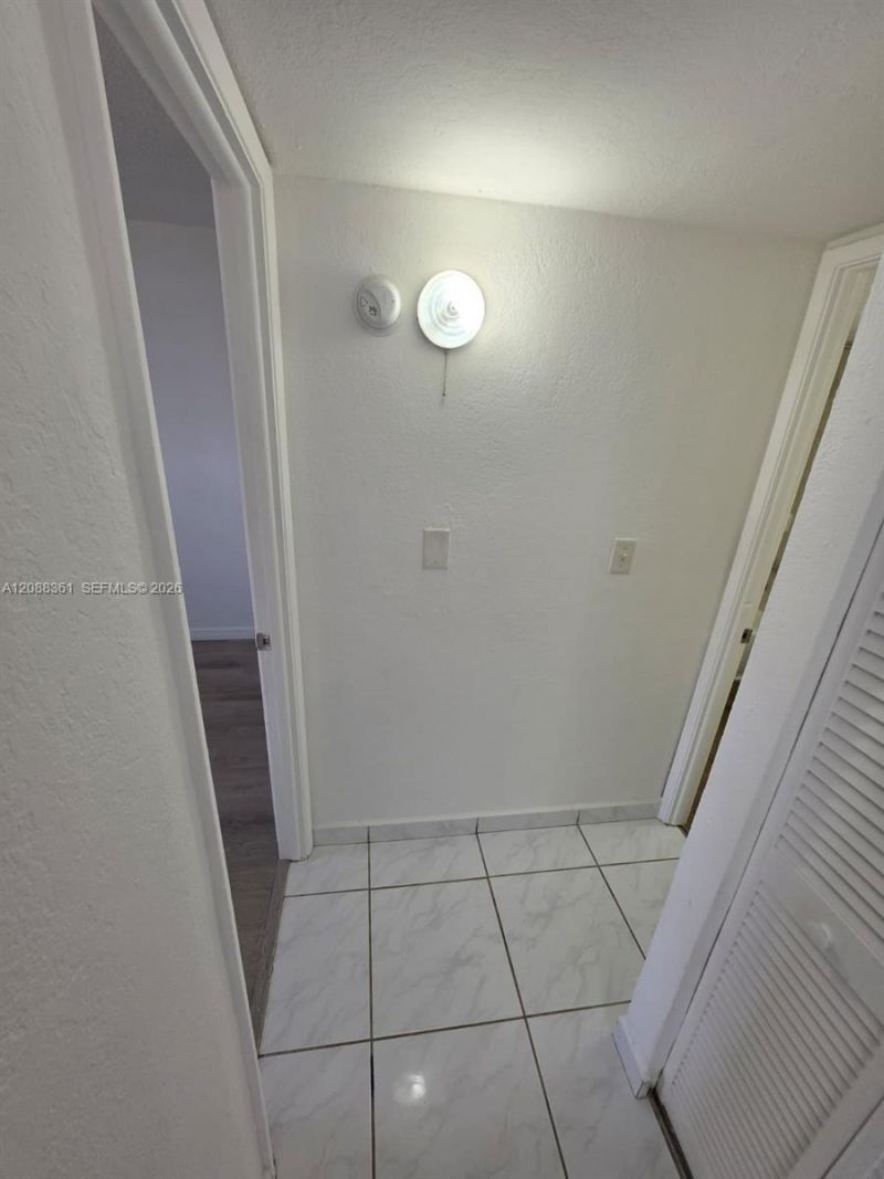 4550 NW 9th St, Unit 605E, Miami, FL 33126 Photo