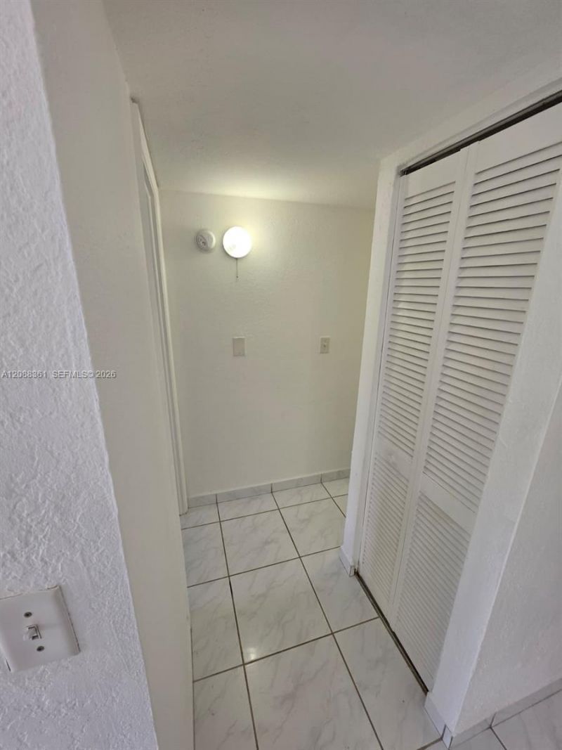 4550 NW 9th St, Unit 605E, Miami, FL 33126 Photo