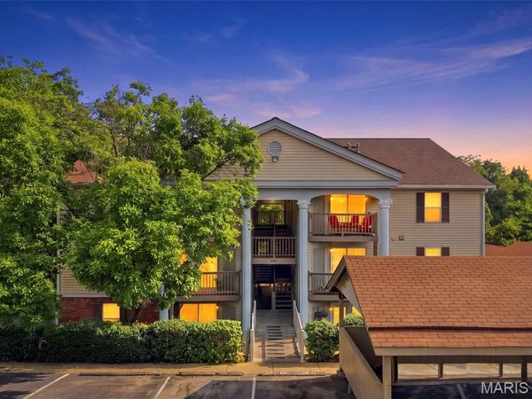 709 Ridgeside Drive , Unit A, Ballwin, MO 63021