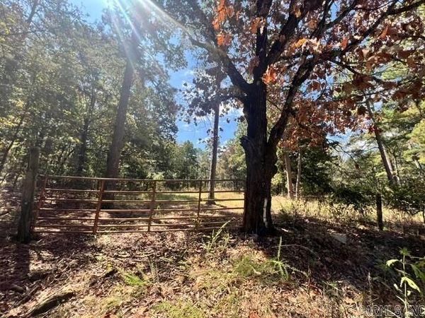 E Red Barn Road , Cave City, AR 72521