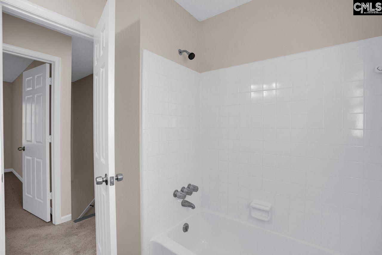 2 Maid Lynn Court  Photo 35