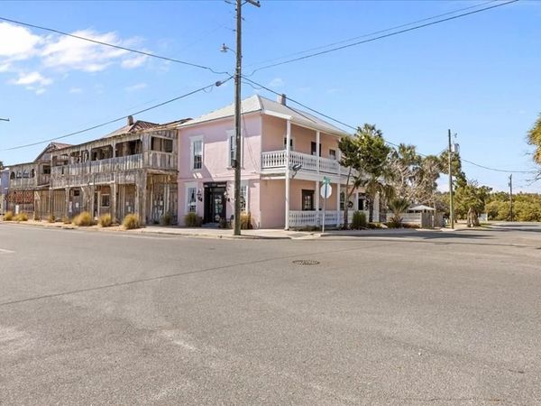 409 2nd St, Cedar Key, FL 32625