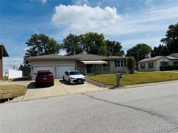 6 Orlando Place , Fairview Heights, IL 62208