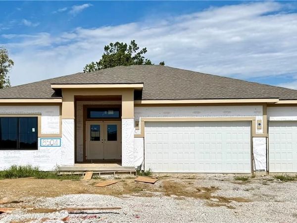 8504 NW 90th Terrace, Kansas City, MO 64153