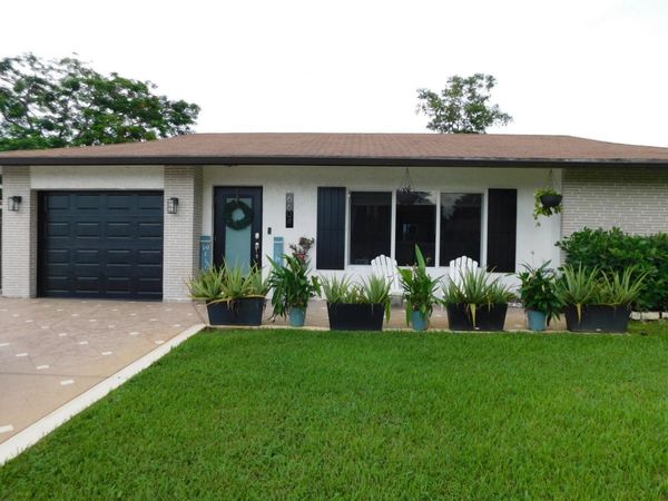 6604 NW 93RD Avenue, Tamarac, FL 33321