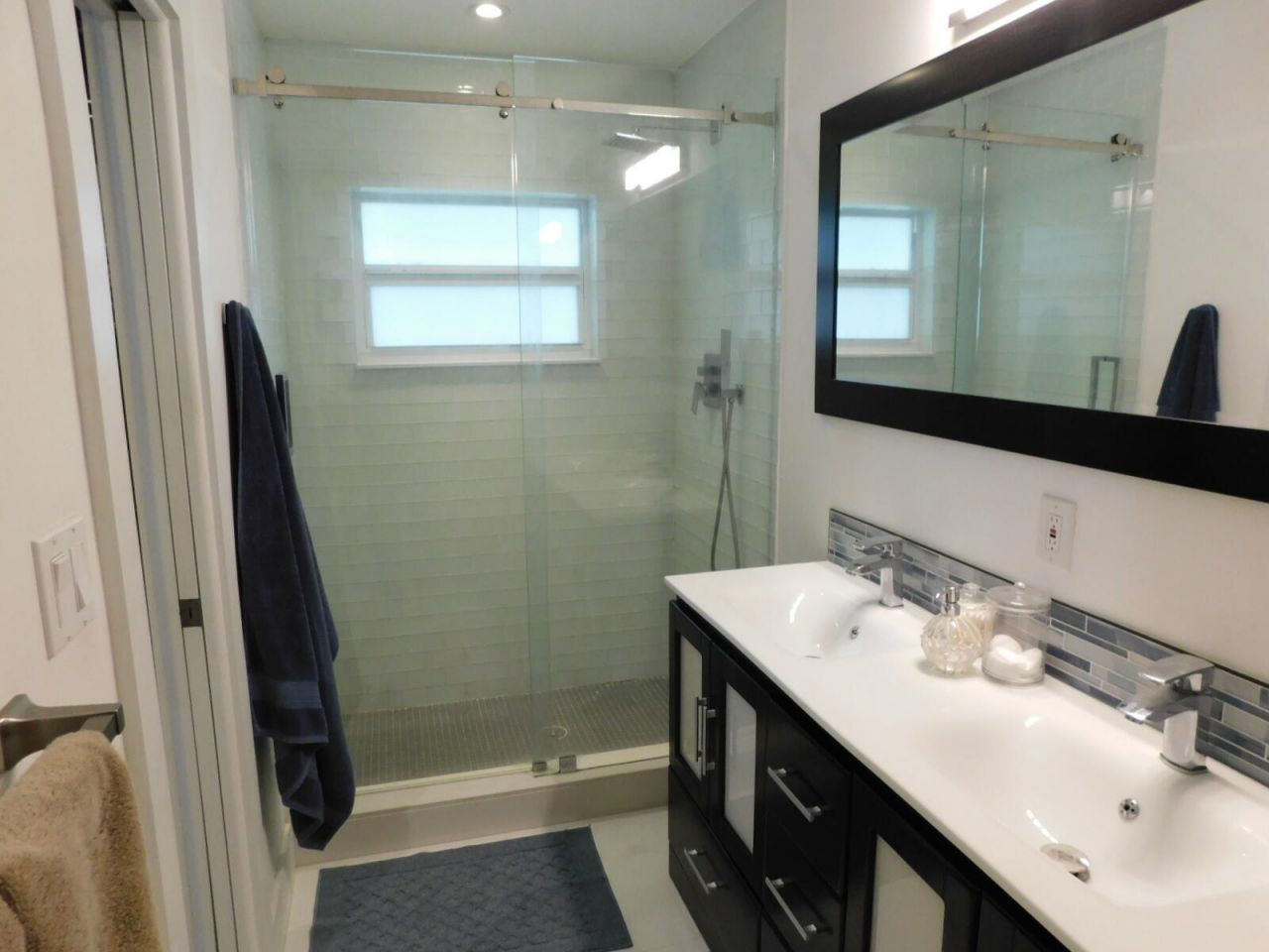 6604 NW 93rd Avenue, Tamarac, FL 33321 Photo