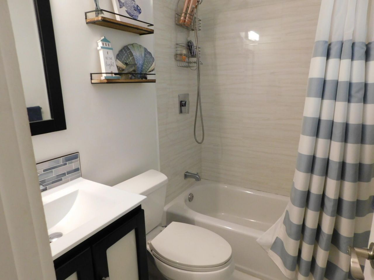 6604 NW 93rd Avenue, Tamarac, FL 33321 Photo