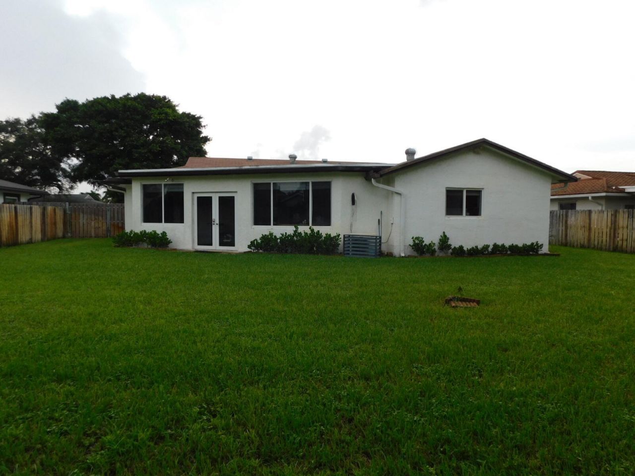 6604 NW 93rd Avenue, Tamarac, FL 33321 Photo