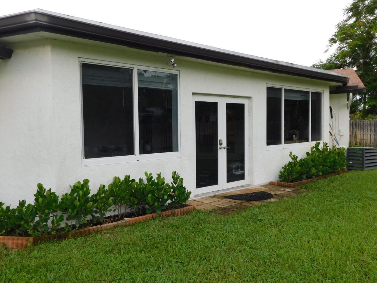 6604 NW 93rd Avenue, Tamarac, FL 33321 Photo