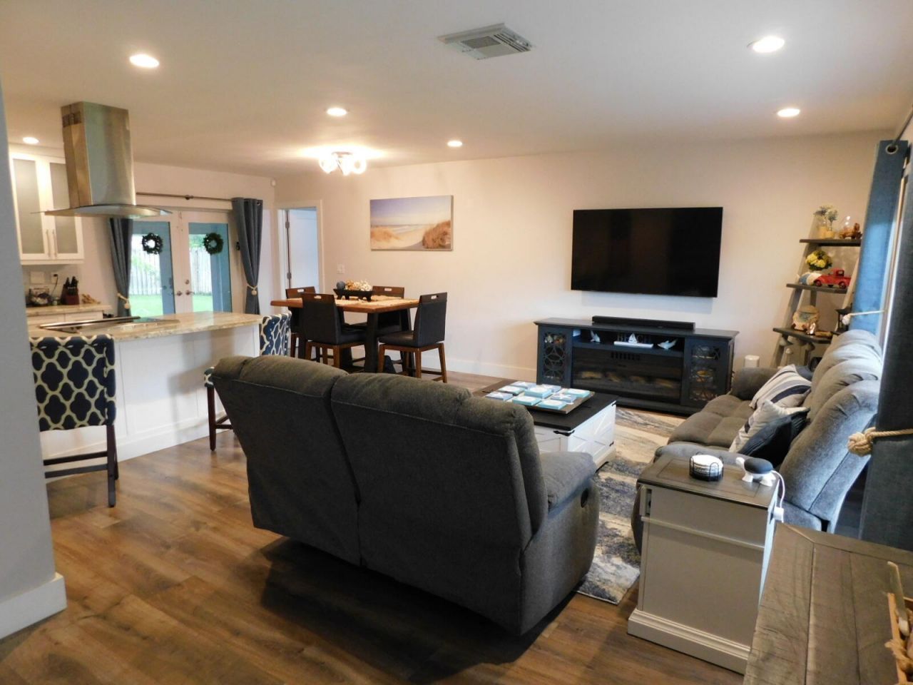 6604 NW 93rd Avenue, Tamarac, FL 33321 Photo