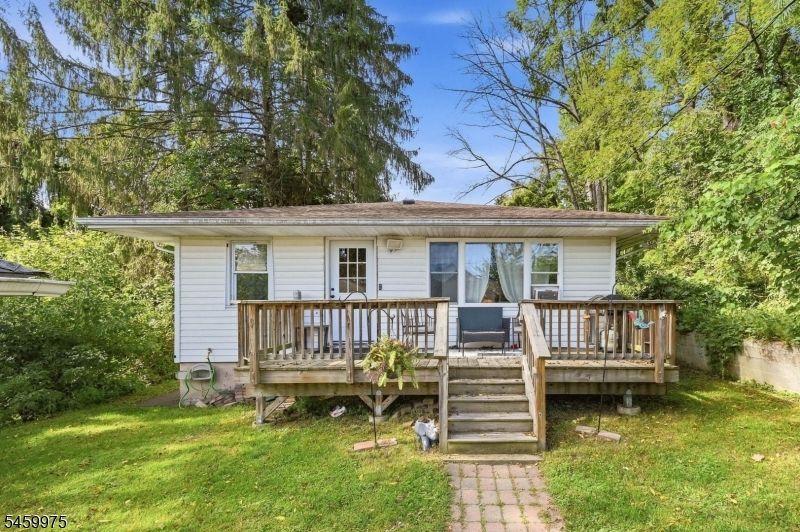 74 Trinity St, Newton, NJ 07860 Main Photo