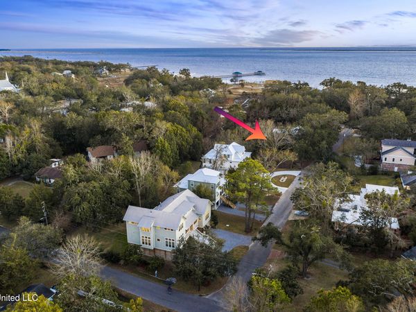 408 Ruskin Avenue, Ocean Springs, MS 39564