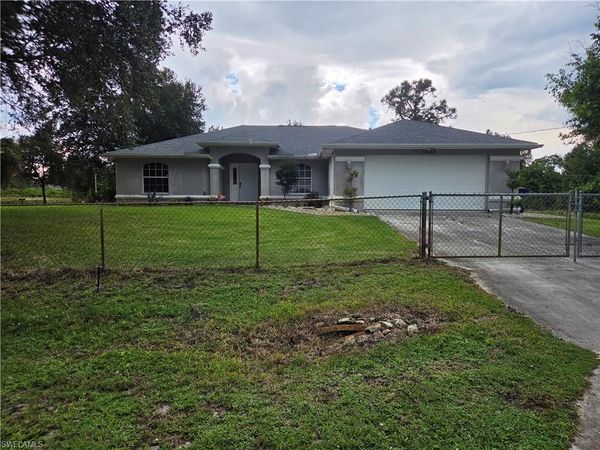 1025 Iris ST E, LEHIGH ACRES, FL 33974