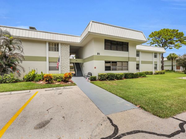 2302 Sunrise Boulevard, Unit 209, Fort Pierce, FL 34982