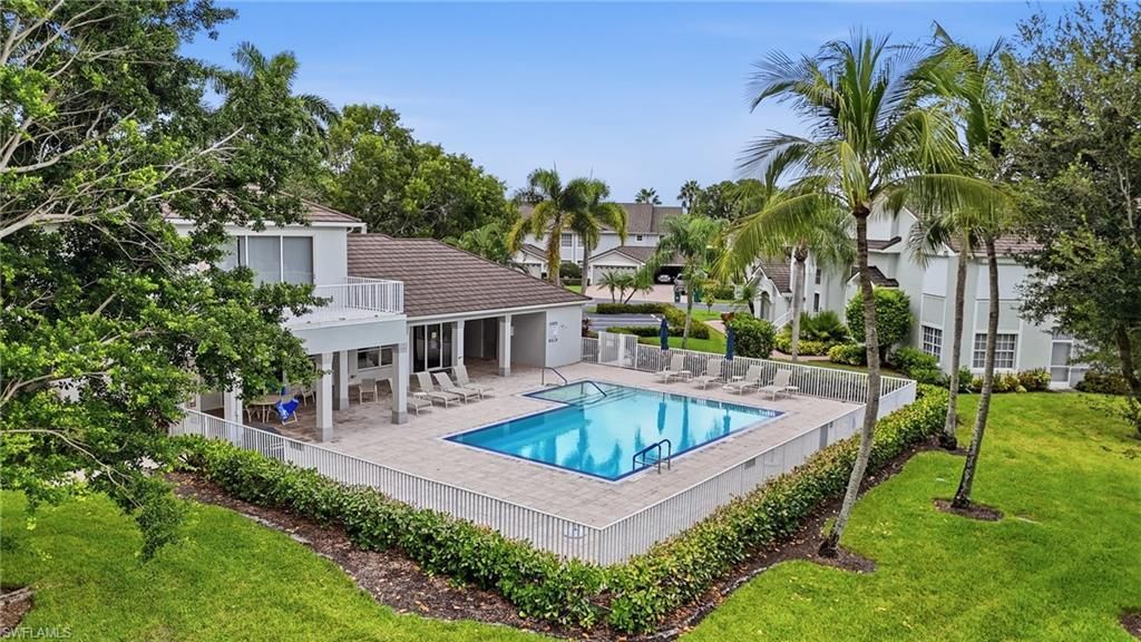 5877 Three Iron Dr, Unit 702, Naples, FL 34110 Photo