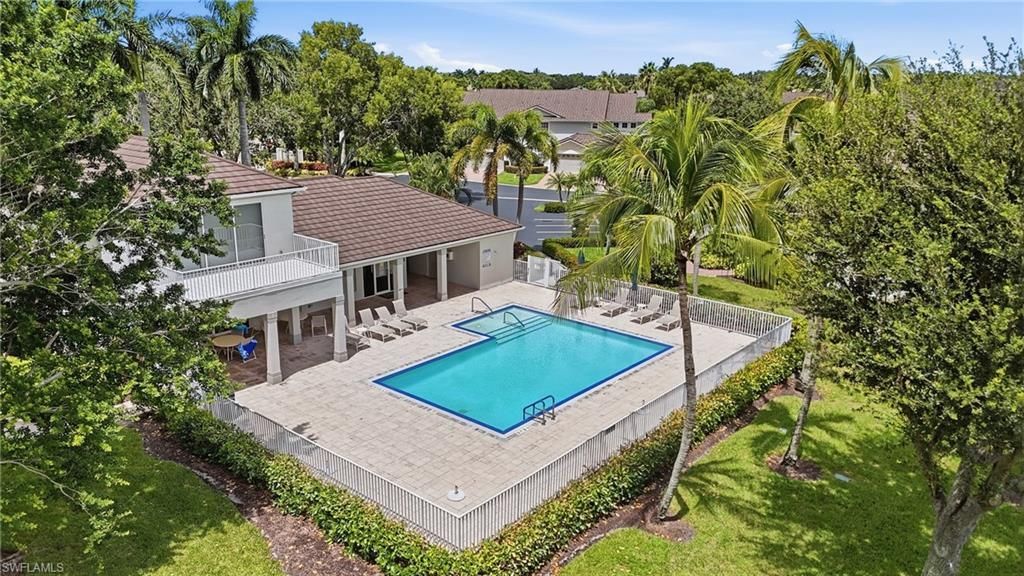 5877 Three Iron Dr, Unit 702, Naples, FL 34110 Photo