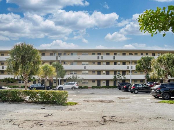1690 NE 191st Street, Unit 405-1, North Miami Beach, FL 33179