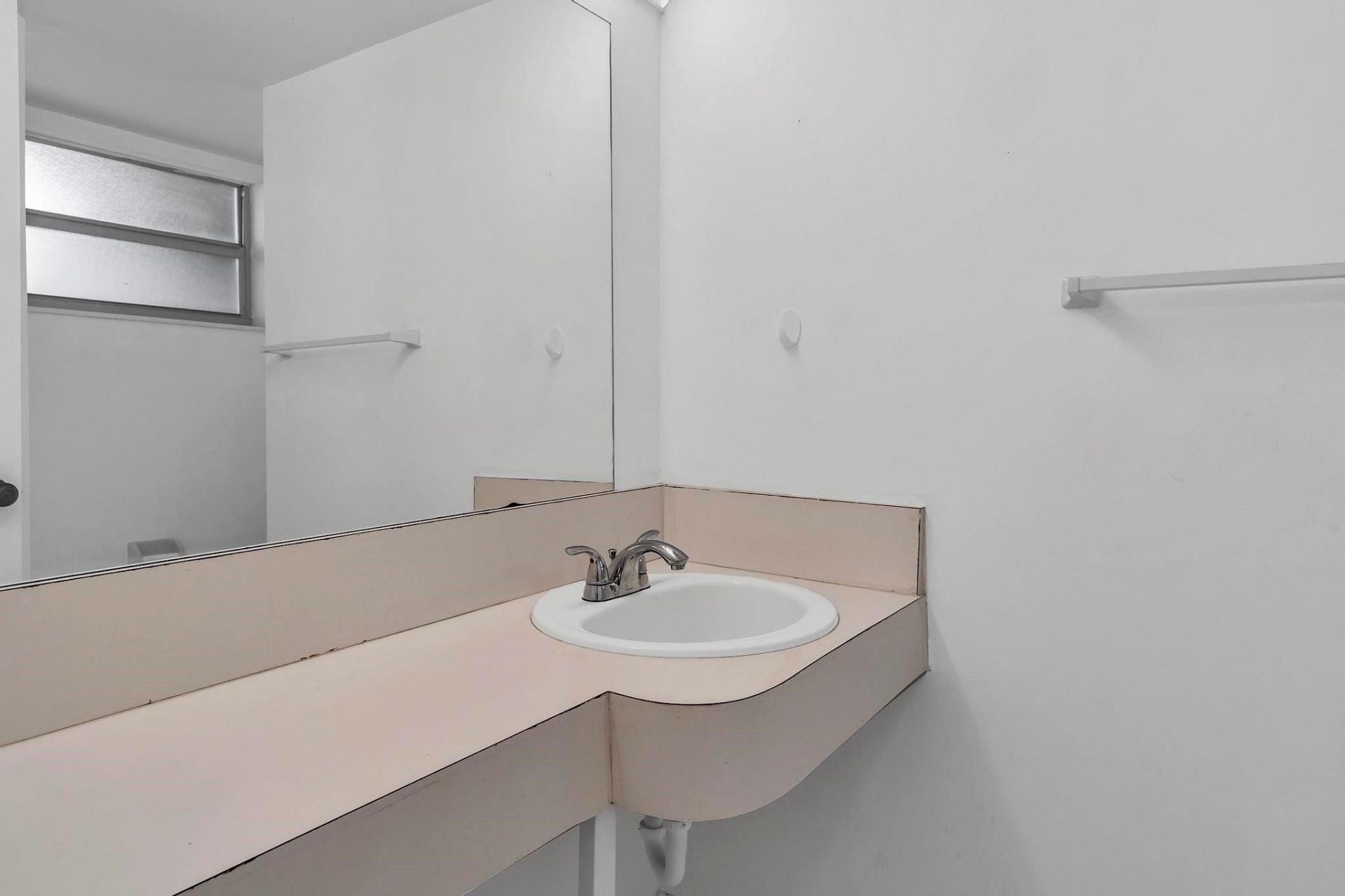 1690 NE 191st Street, Unit 405-1, North Miami Beach, FL 33179 Photo