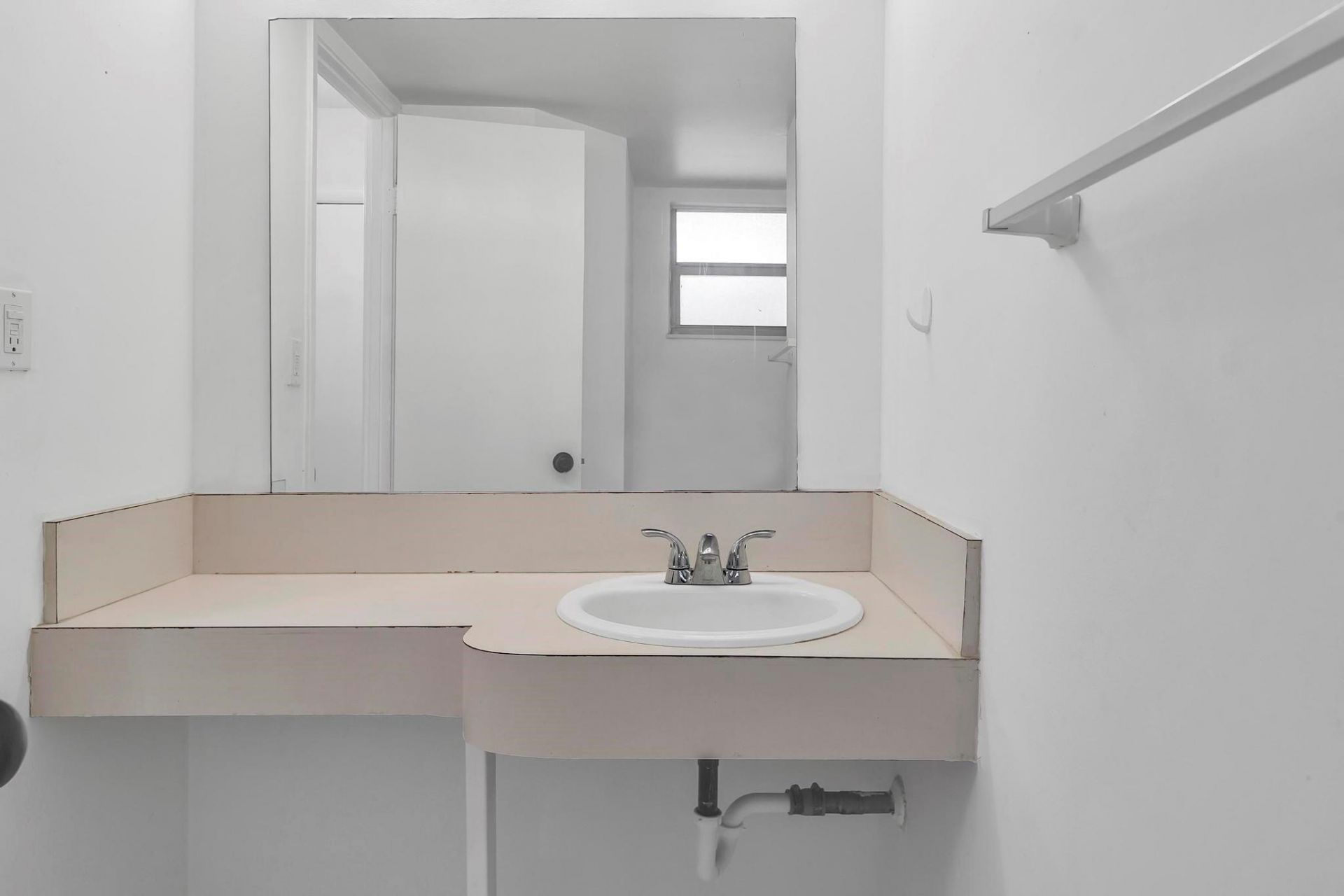 1690 NE 191st Street, Unit 405-1, North Miami Beach, FL 33179 Photo
