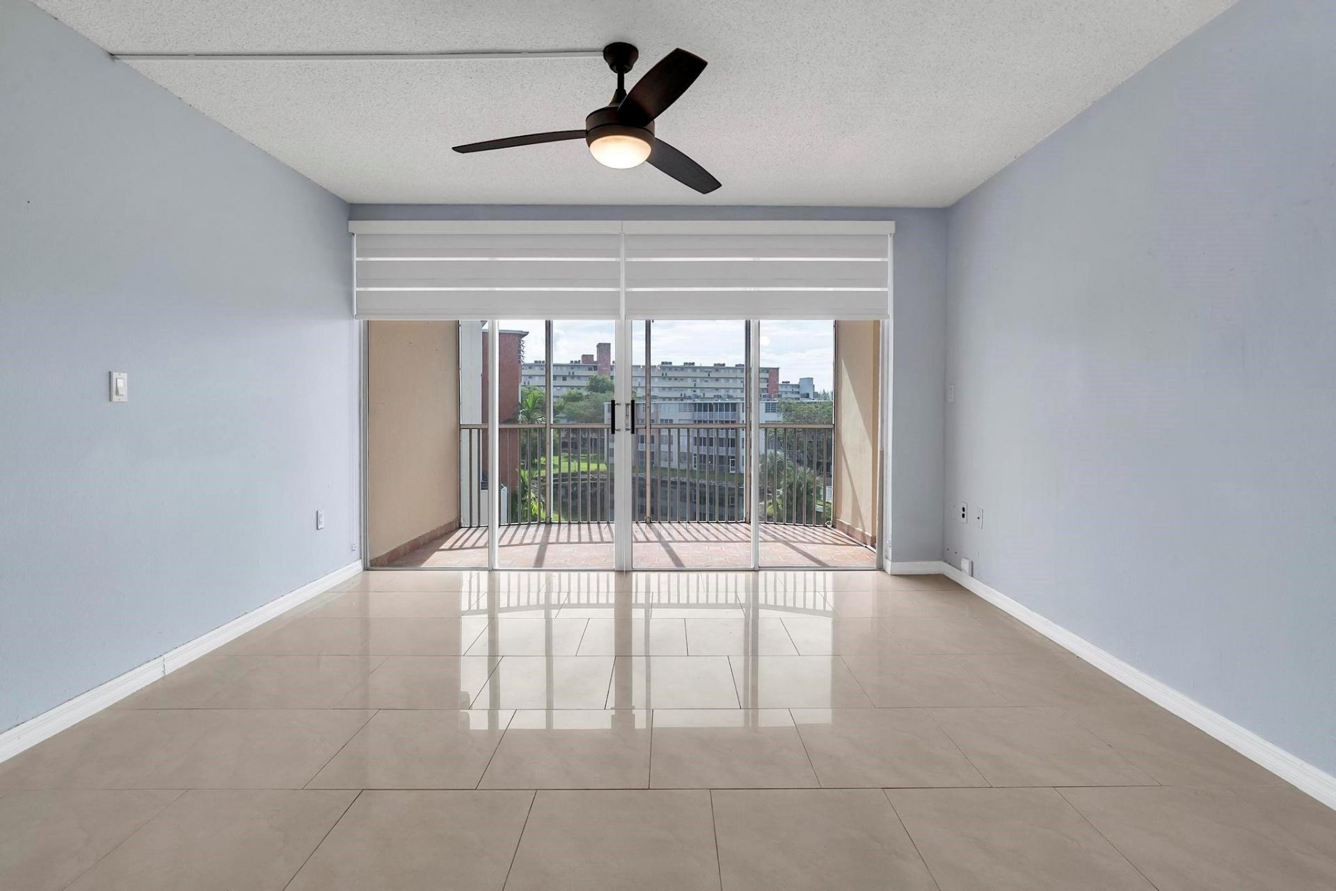 1690 NE 191st Street, Unit 405-1, North Miami Beach, FL 33179 Photo