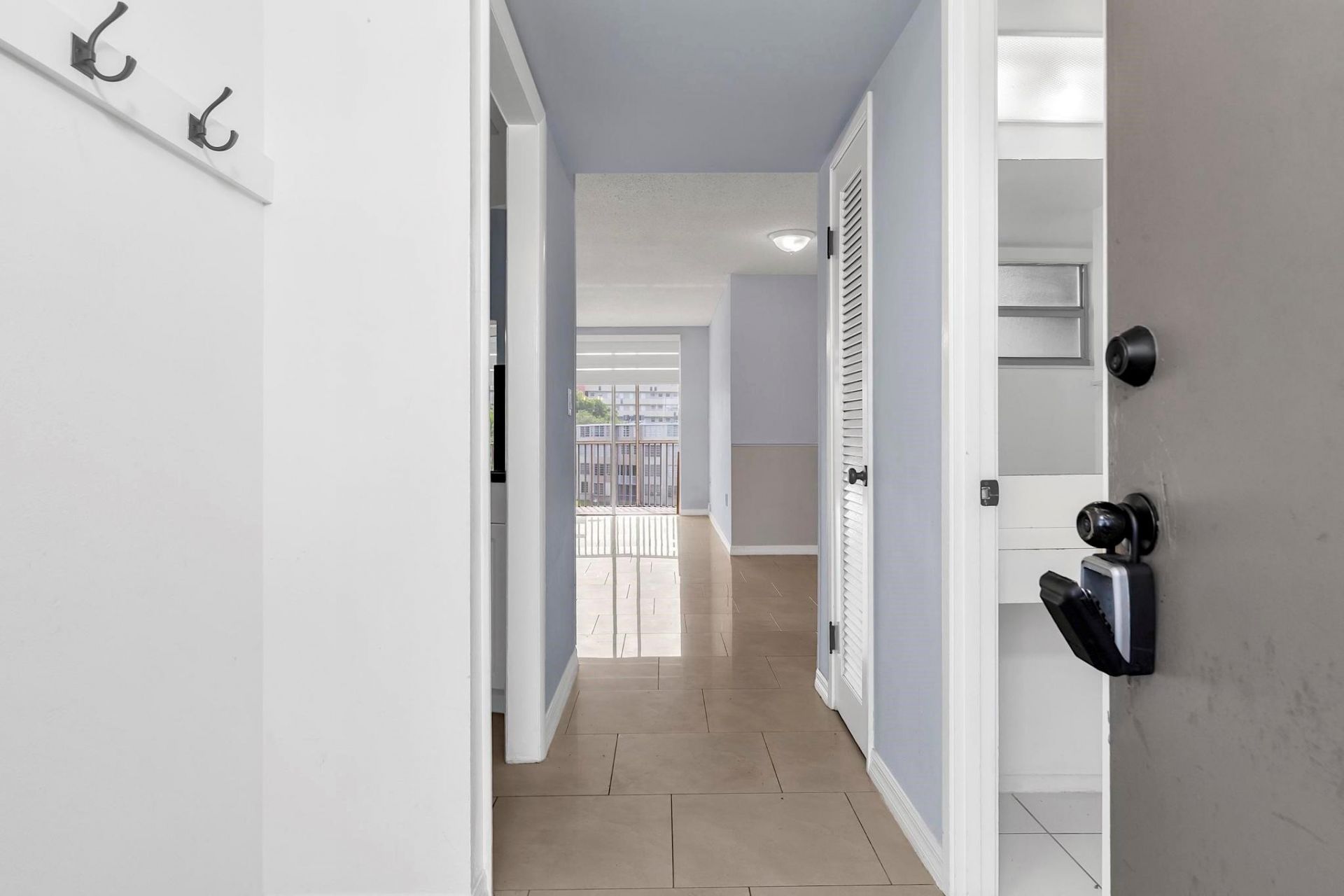 1690 NE 191st Street, Unit 405-1, North Miami Beach, FL 33179 Photo