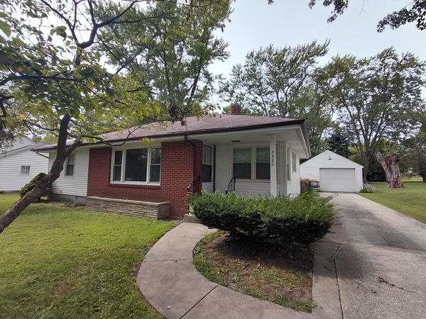 7520 Independence Street , Merrillville, IN 46410