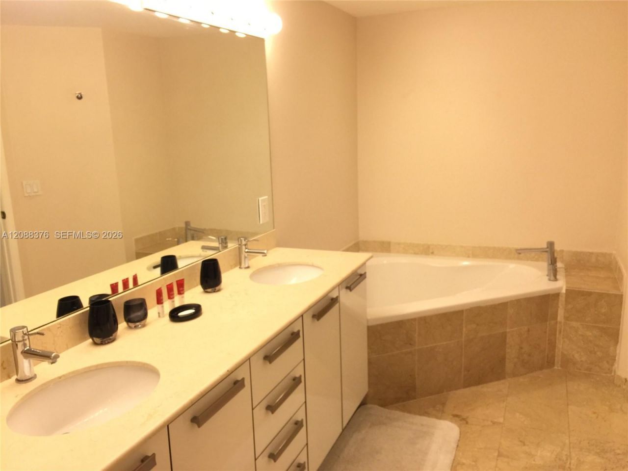 3000 NE 188th St, Unit 506, Aventura, FL 33180 Photo