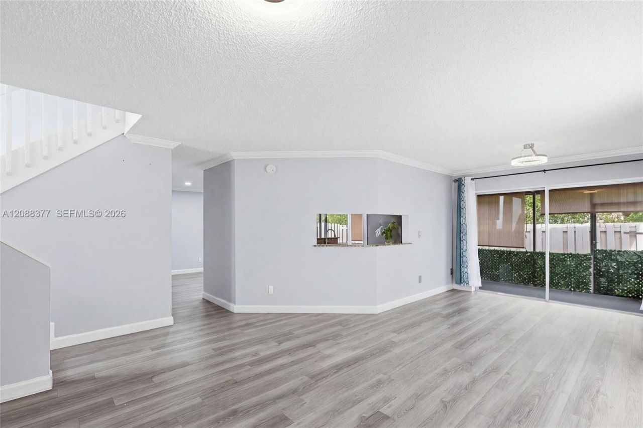 3724 NW 107th Ter, Sunrise, FL 33351 Photo