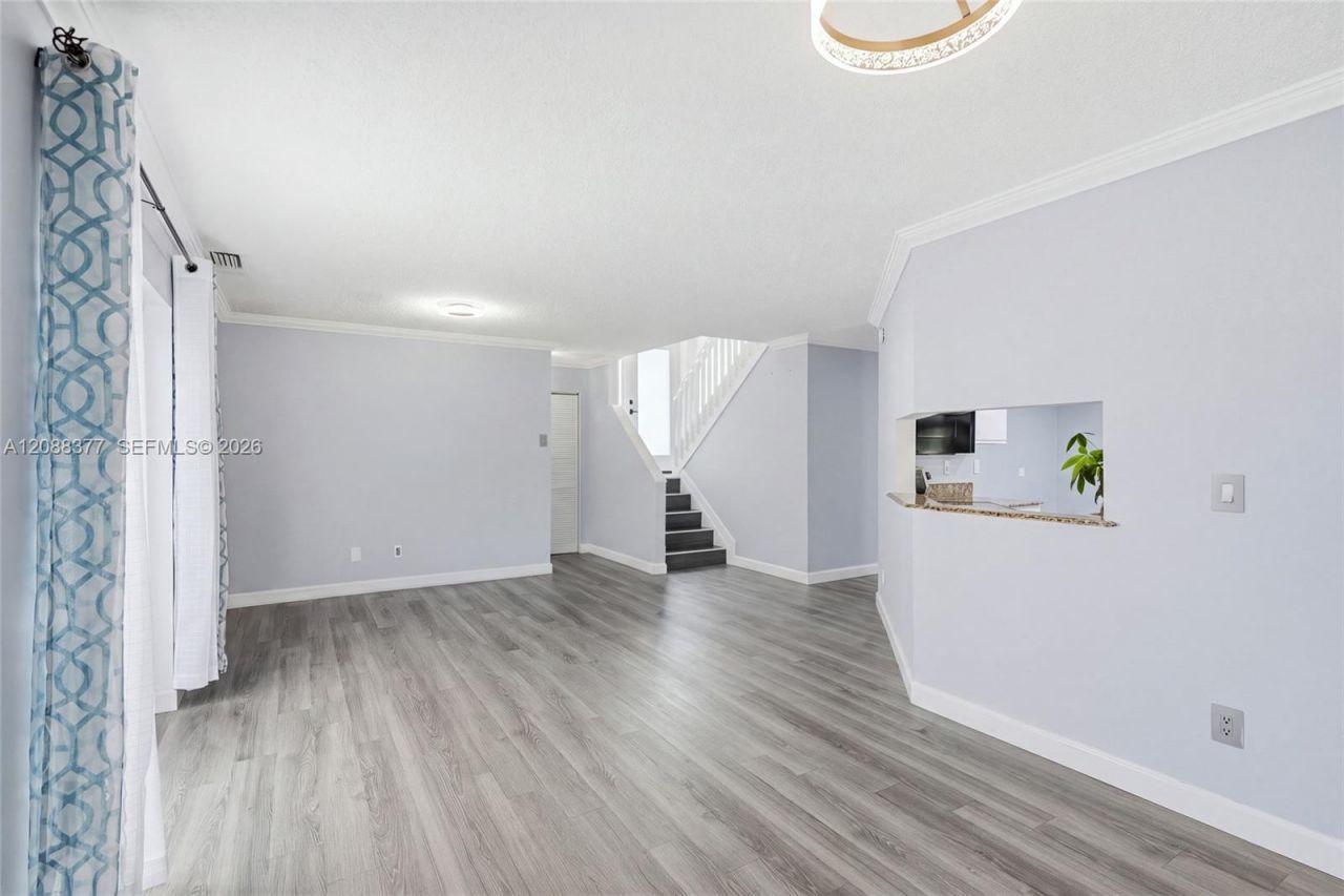 3724 NW 107th Ter, Sunrise, FL 33351 Photo
