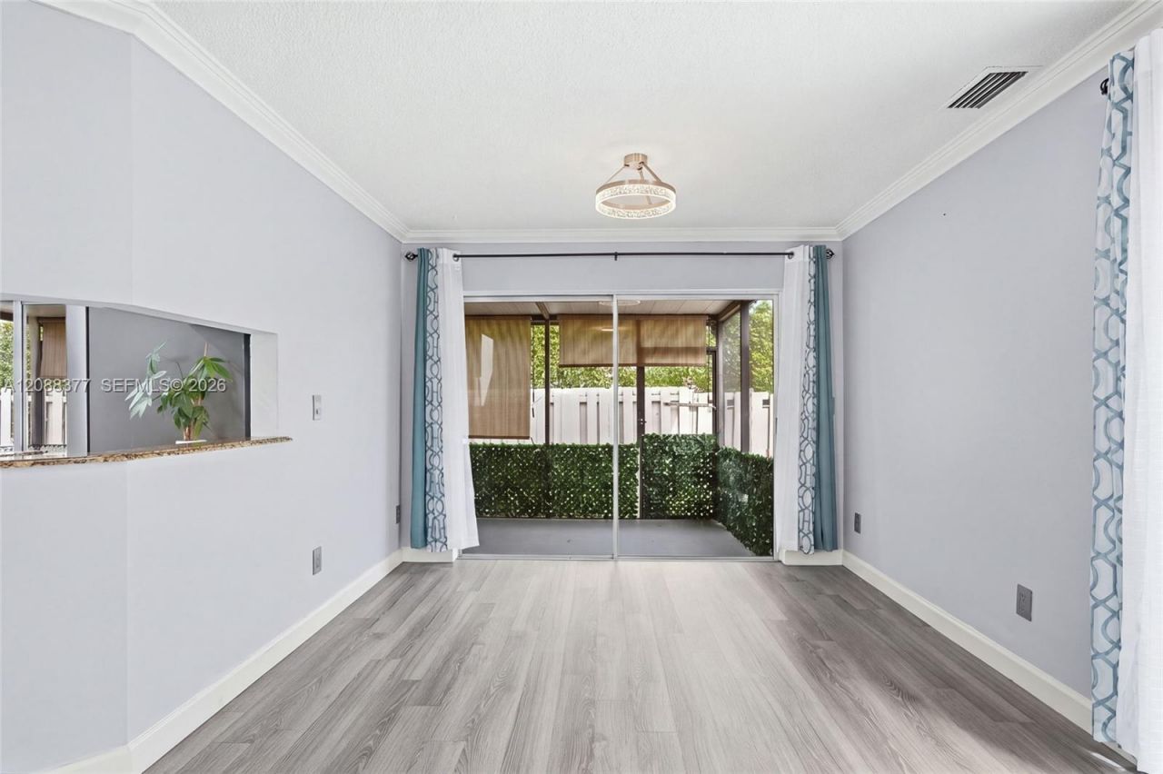3724 NW 107th Ter, Sunrise, FL 33351 Photo